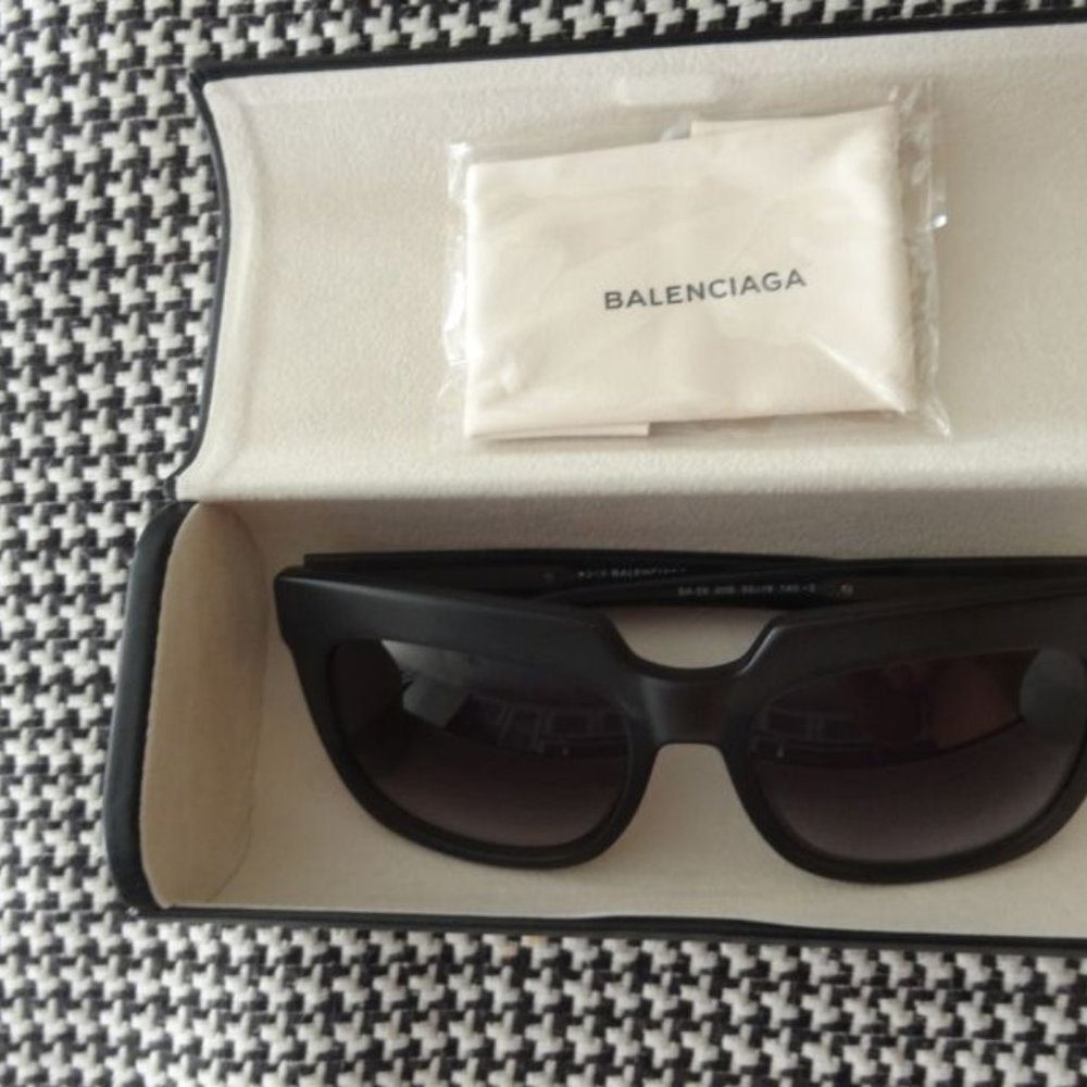 Balenciaga sunglasses - Picture 8 of 8
